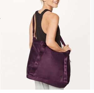 Lululemon Carry The Day Gym 22L Tote Bag  Dark Purple